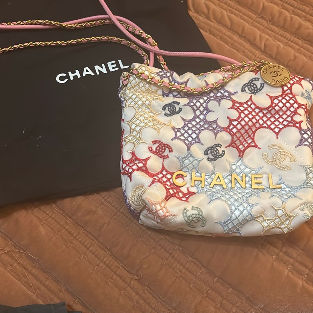 Quilted crossbody bag